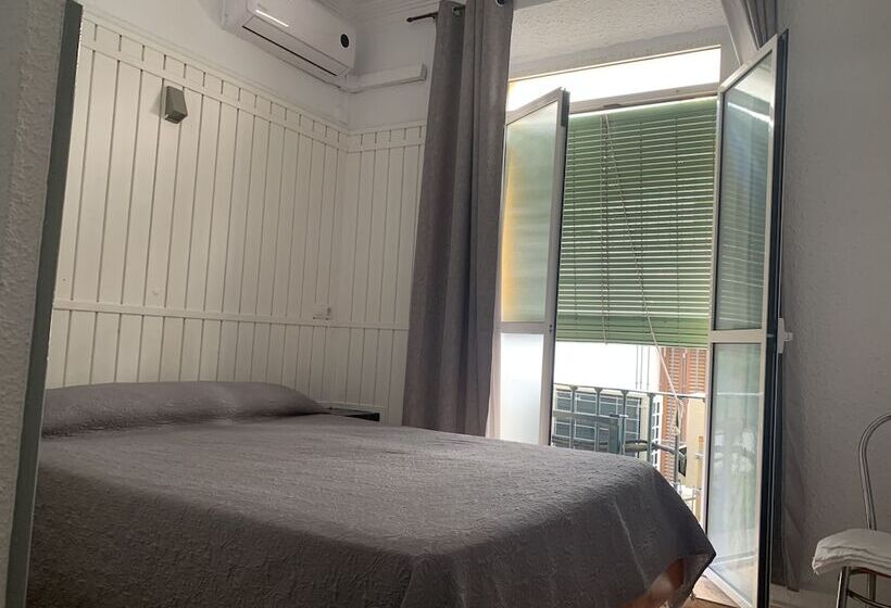 اتاق استاندارد سه نفره, Hostal Alcobia