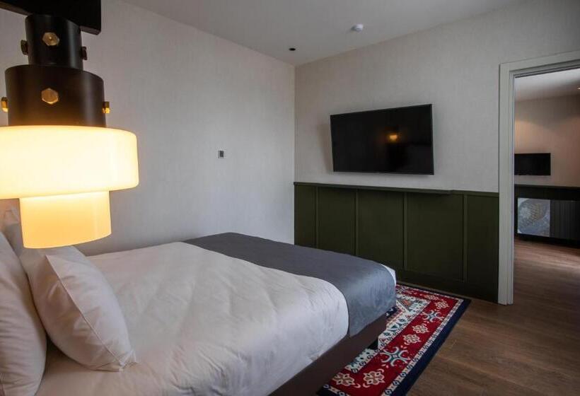 سوییت, Holiday Inn Telavi, An Ihg