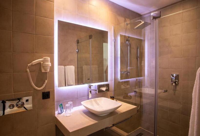 Premium Room City View, Holiday Inn Telavi, An Ihg