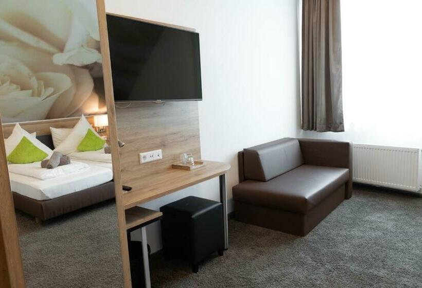 Delüks Üç Kişilik Oda, Outlet