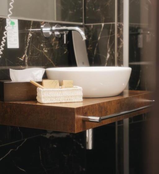 Standart Oda, Outlet