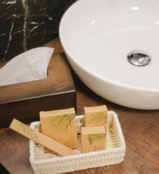 Standart Oda, Outlet