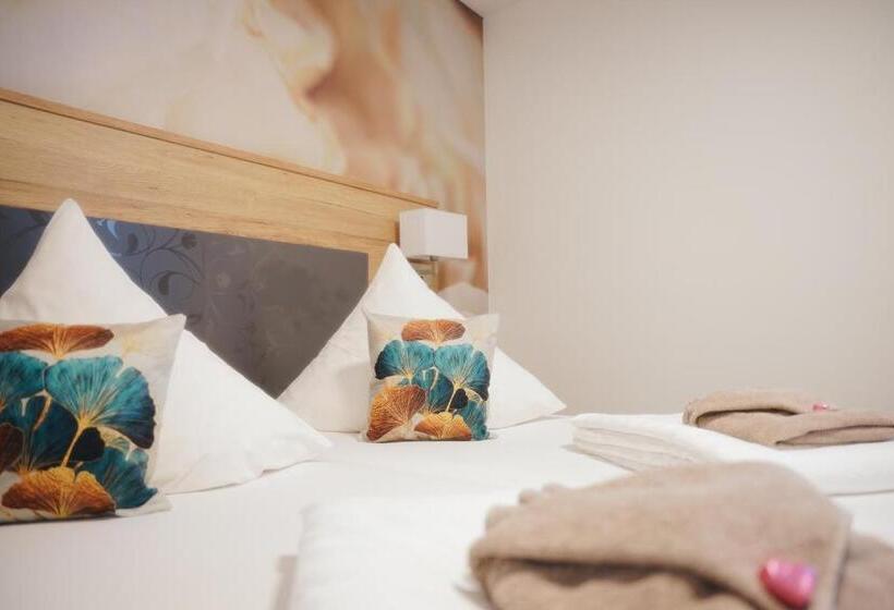 Standart Oda, Outlet