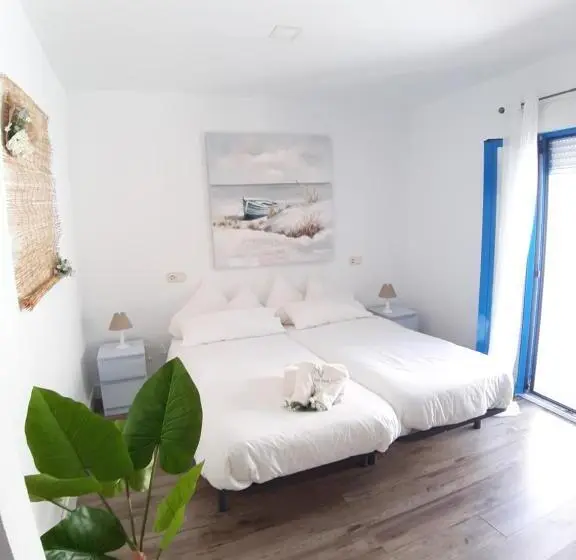 اتاق اساندارد با چشم‌انداز جانبی به دریا, Ananda Beach Rooms