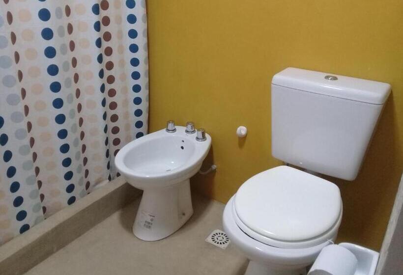 Номер Стандарт, Varuna  En La Casa De Nanda