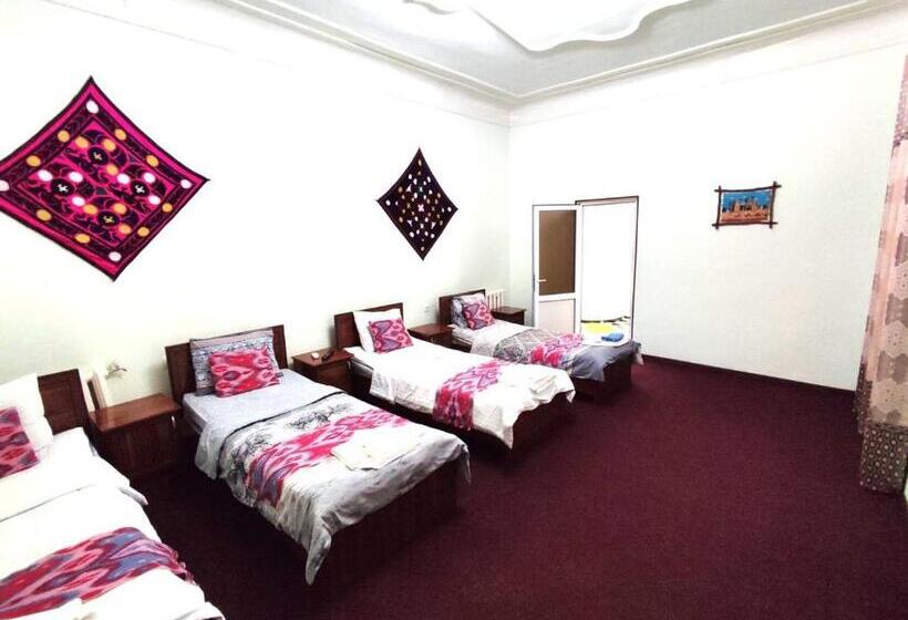 غرفة سوبيريور رباعية, World Guest House