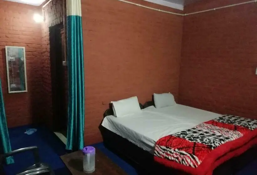 デラックスルーム, Garhwal Resort, Raithal, Bhatwari, Uttarkashi