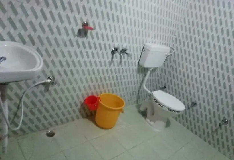 デラックスルーム, Garhwal Resort, Raithal, Bhatwari, Uttarkashi