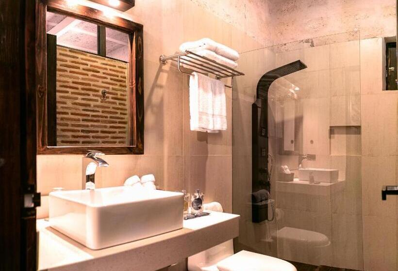 주니어 스위트, Acolpacha Tambo Boutique