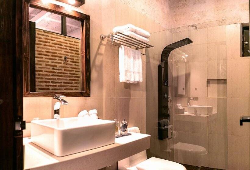 주니어 스위트, Acolpacha Tambo Boutique