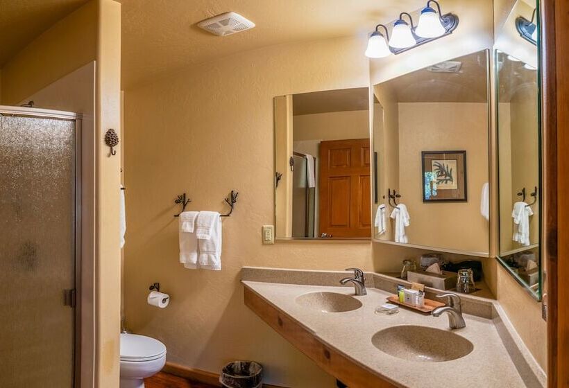 جناح تنفيذي مع إطلالات, Callahan S Mountain Lodge
