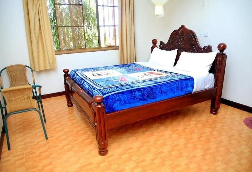 اتاق لوکس, Discovery Courts