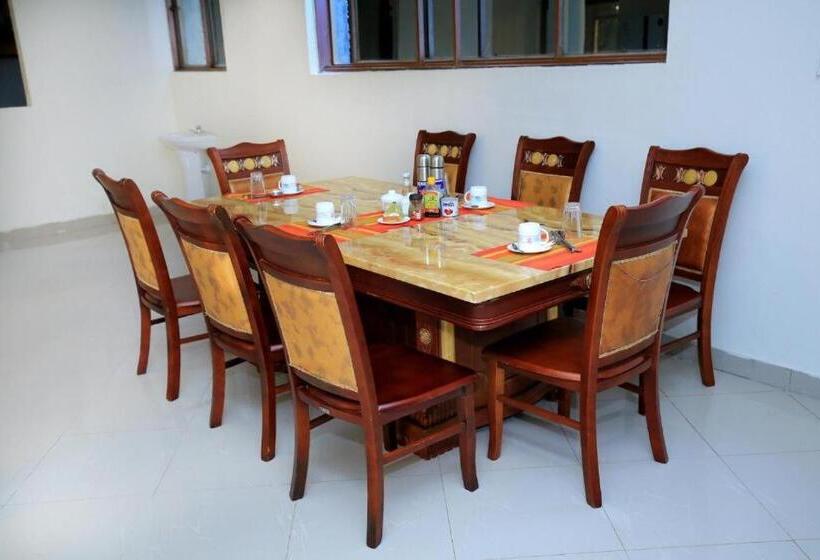 اتاق استاندارد, Discovery Courts