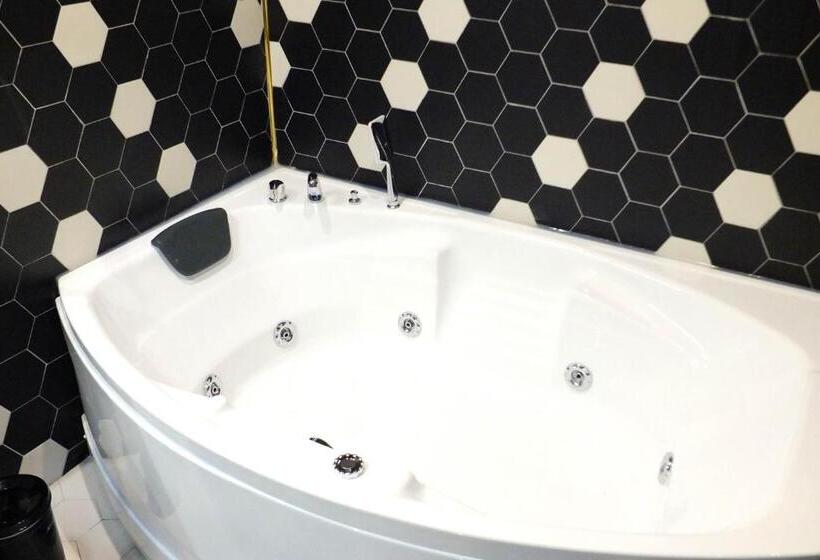 اتاق لوکس سه تخته, Respiro Boutique