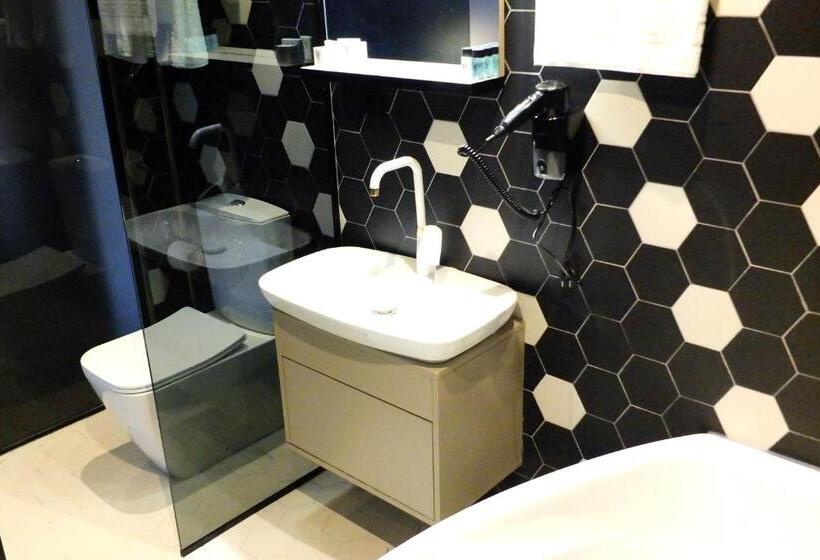 اتاق لوکس سه تخته, Respiro Boutique