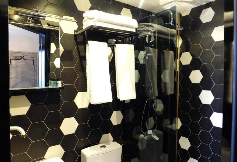 اتاق لوکس سه تخته, Respiro Boutique