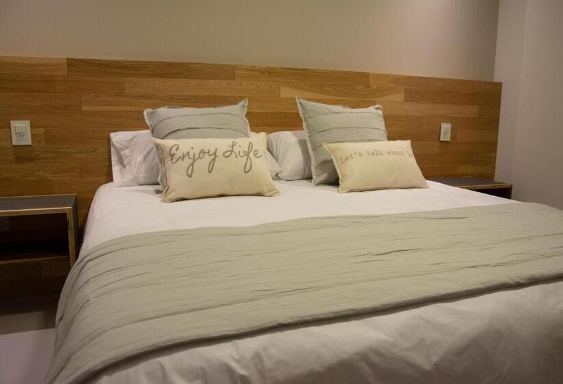 자쿠지 스위트, Portal Del Callvú