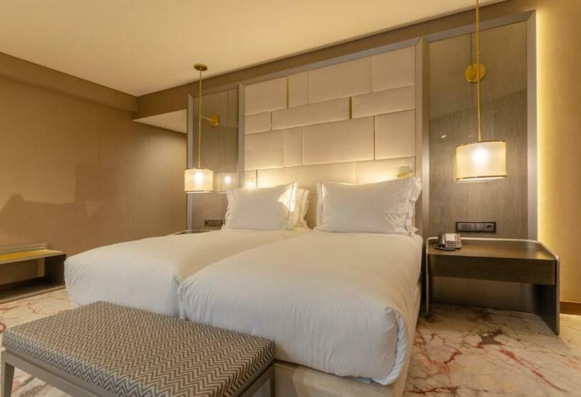 エクゼクティブルーム, Turim Boulevard