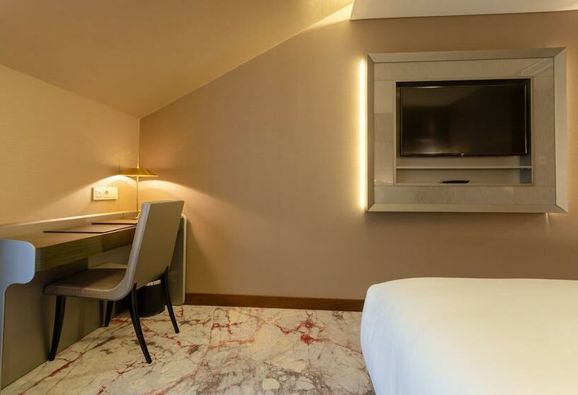 エクゼクティブルーム, Turim Boulevard