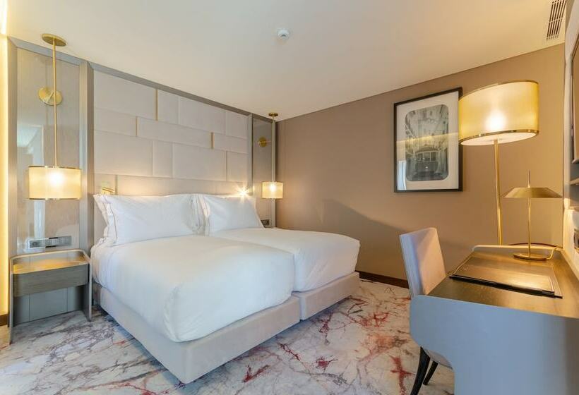 ジュニアスイート, Turim Boulevard