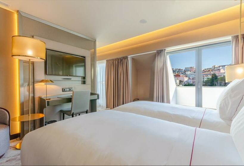 ジュニアスイート, Turim Boulevard