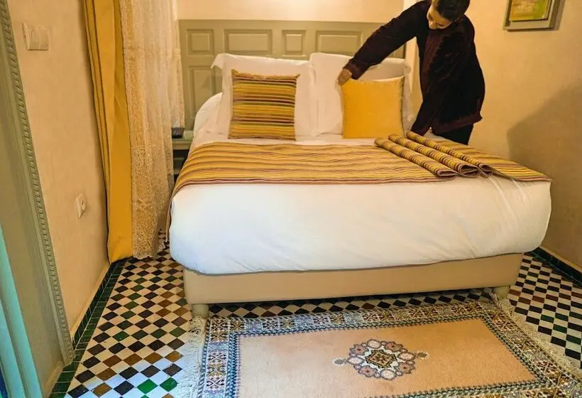 سوییت, Riad Zidania