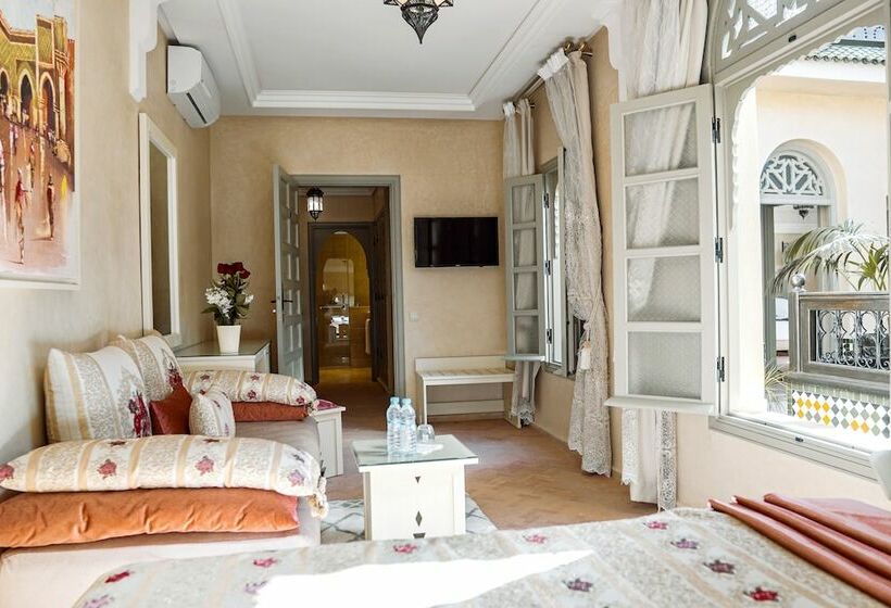 주니어 스위트, Riad Zidania