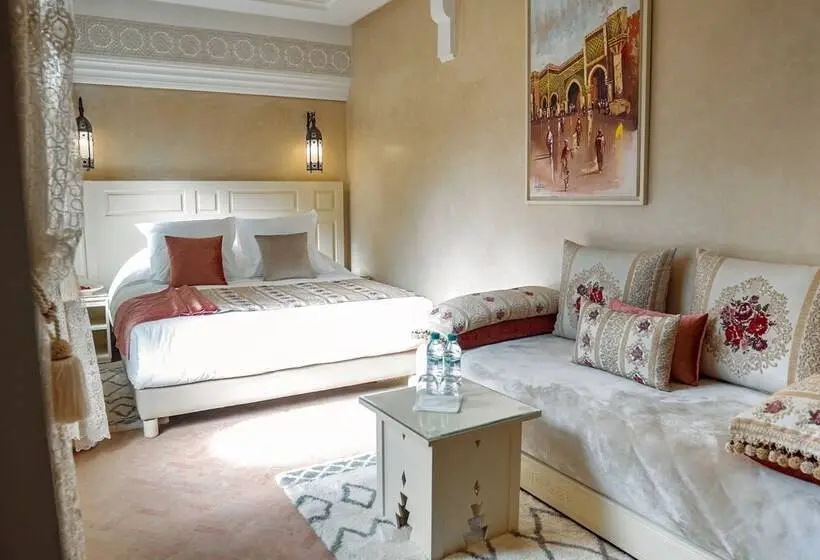 سوییت لوکس, Riad Zidania