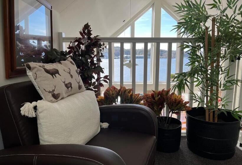 Номер Deluxe, Bonnie Haven