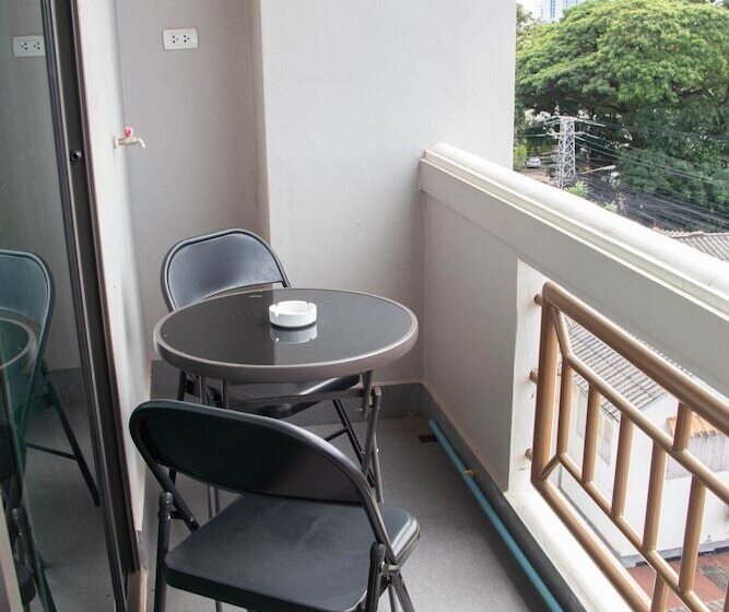 Family Suite, Urbanite