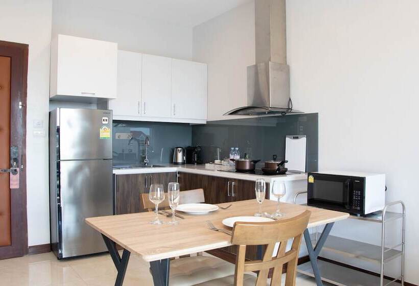 Family Suite, Urbanite