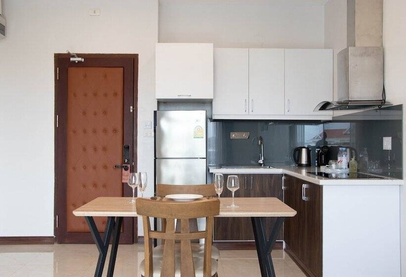 Family Suite, Urbanite