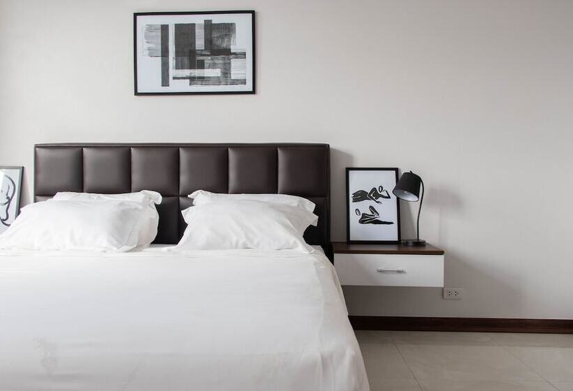 Family Suite, Urbanite