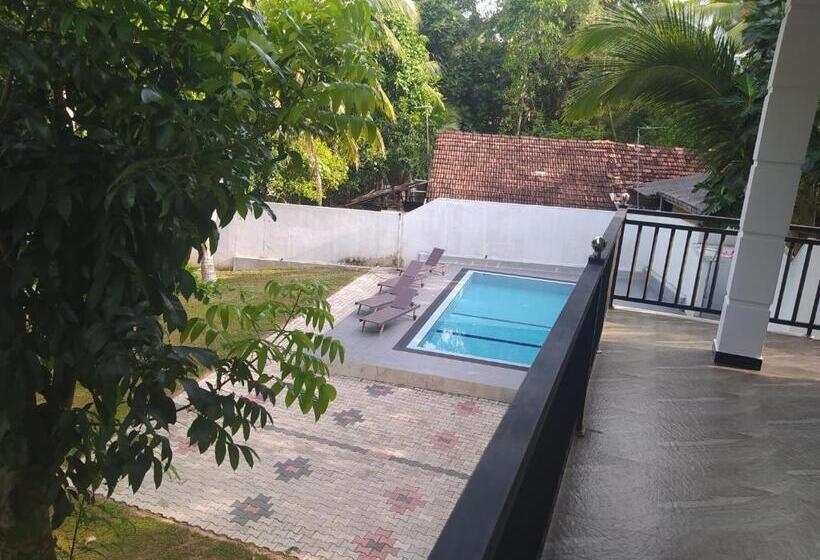 Номер Deluxe Вид на Море с Балконом, The Green Lagoon Villa