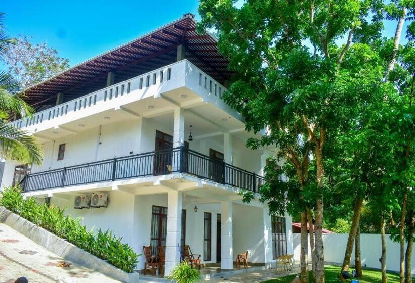 בקתה סטנדרטית, The Green Lagoon Villa