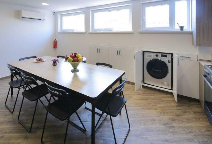 اتاق استاندارد, Highland Hostel