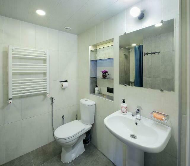 اتاق استاندارد, Highland Hostel