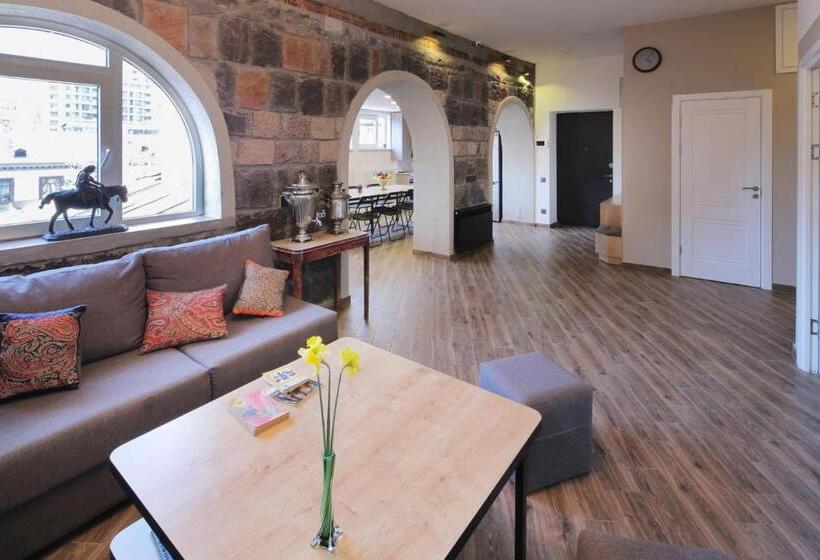 اتاق استاندارد, Highland Hostel