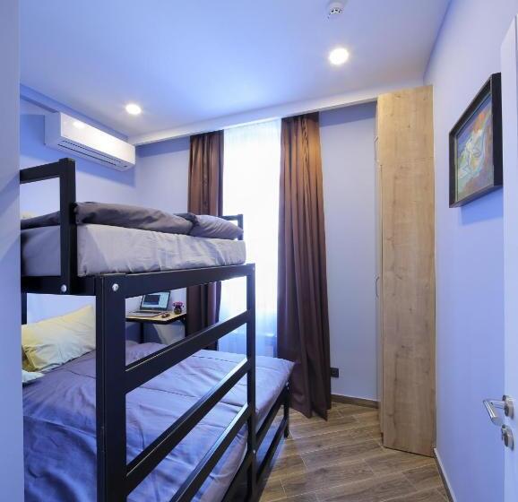 اتاق استاندارد, Highland Hostel