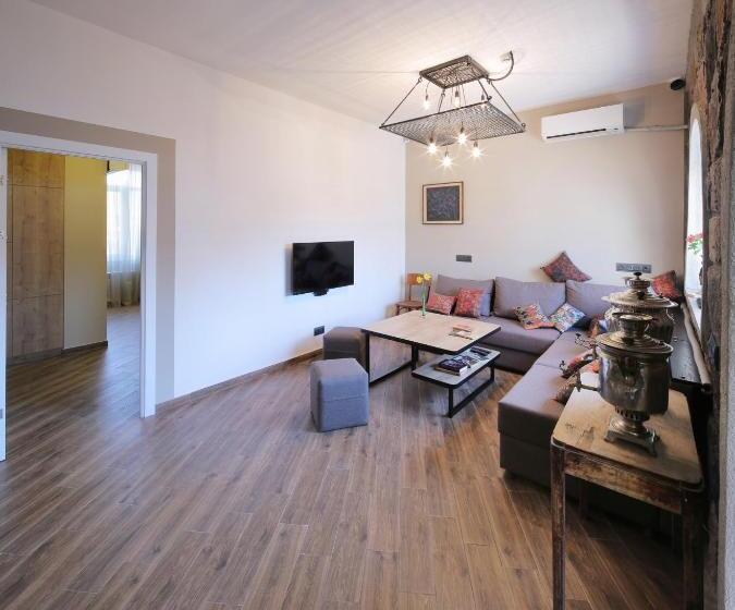 اتاق استاندارد, Highland Hostel