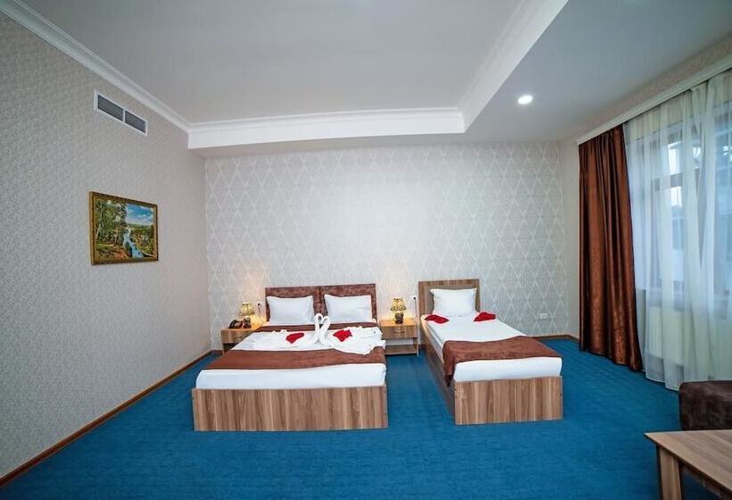 اتاق استاندارد سه نفره, Continental