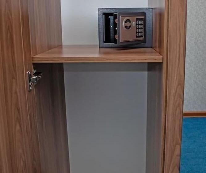 اتاق خانوادگی, Continental