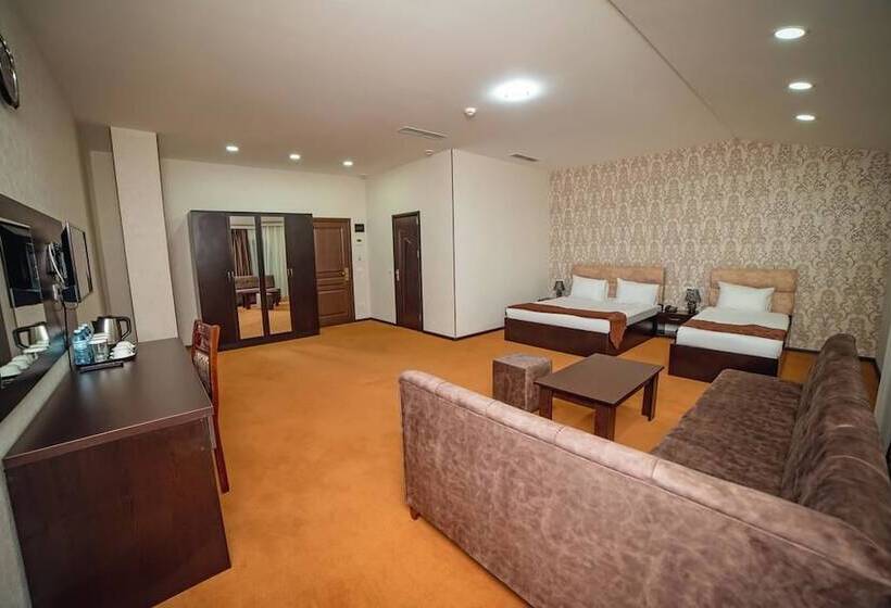 اتاق خانوادگی, Continental