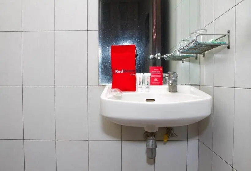 Quarto standard, Reddoorz @ Cikutra 3