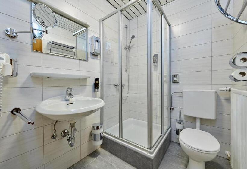 豪华房间, Giamas