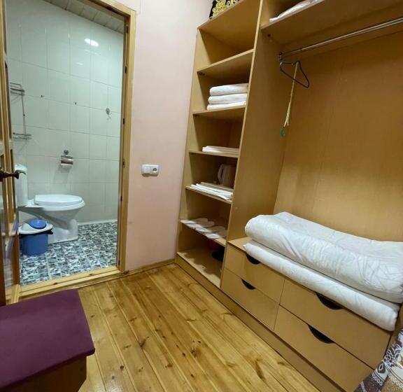 חדר סופריור לארבעה, Al Mansur