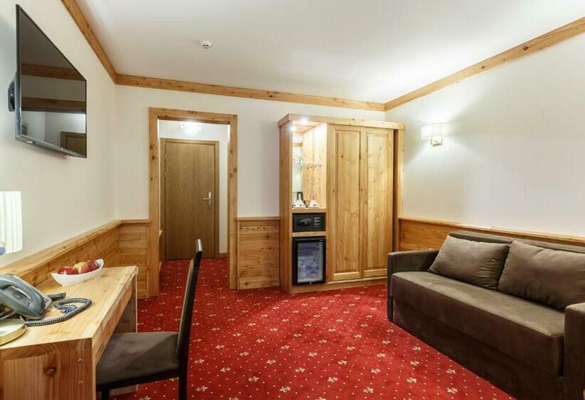 سوییت, Baron Spa Hotel   Museum Yaremche