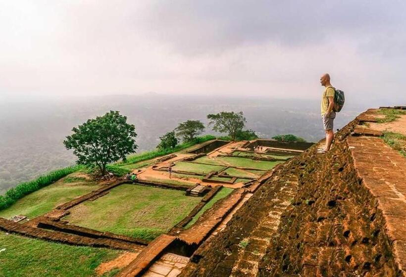 豪华三人间, Amron Resort Sigiriya