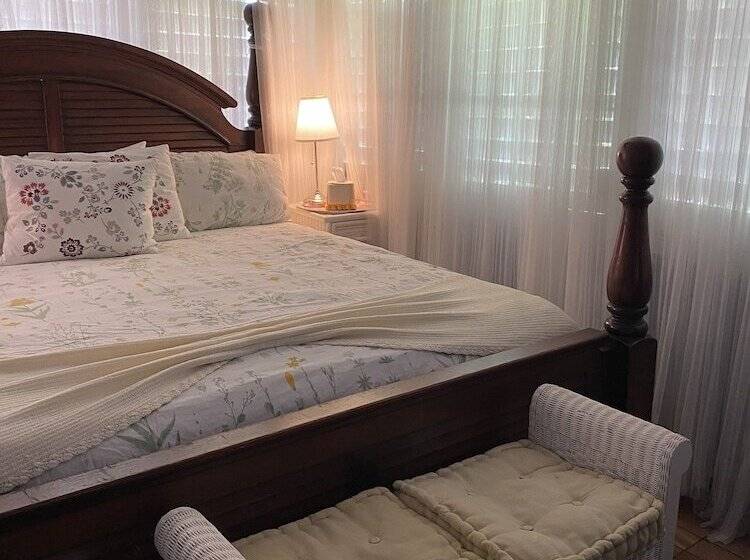 חדר דלוקס, Campito Loving