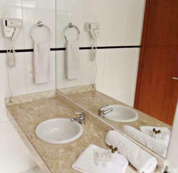 اتاق سوپریور سه تخته, Acrópolis